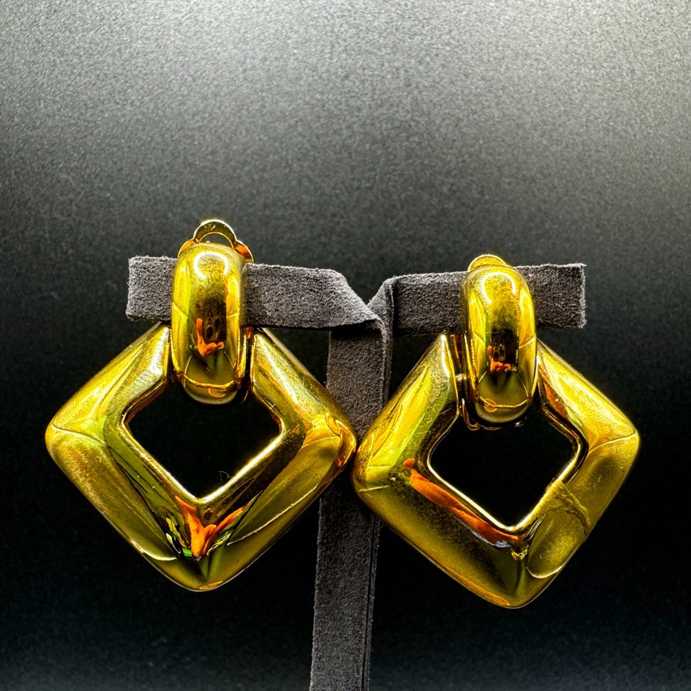 LOT 1459 18K gold plated Givenchy vintage clip on earrings